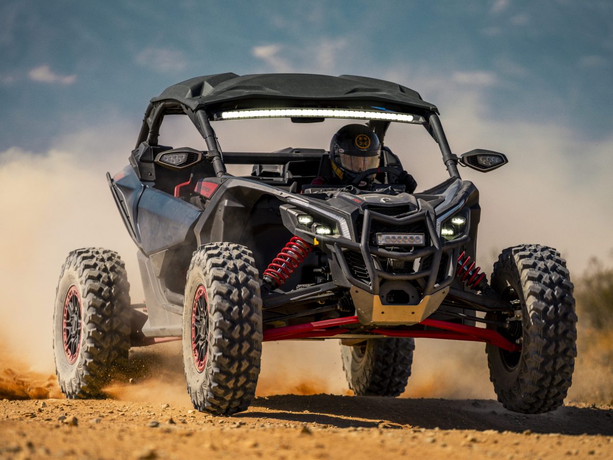 ORV-MY26-MAVX3-X-RS-DustyNavy-Action-DSC08044-RGB